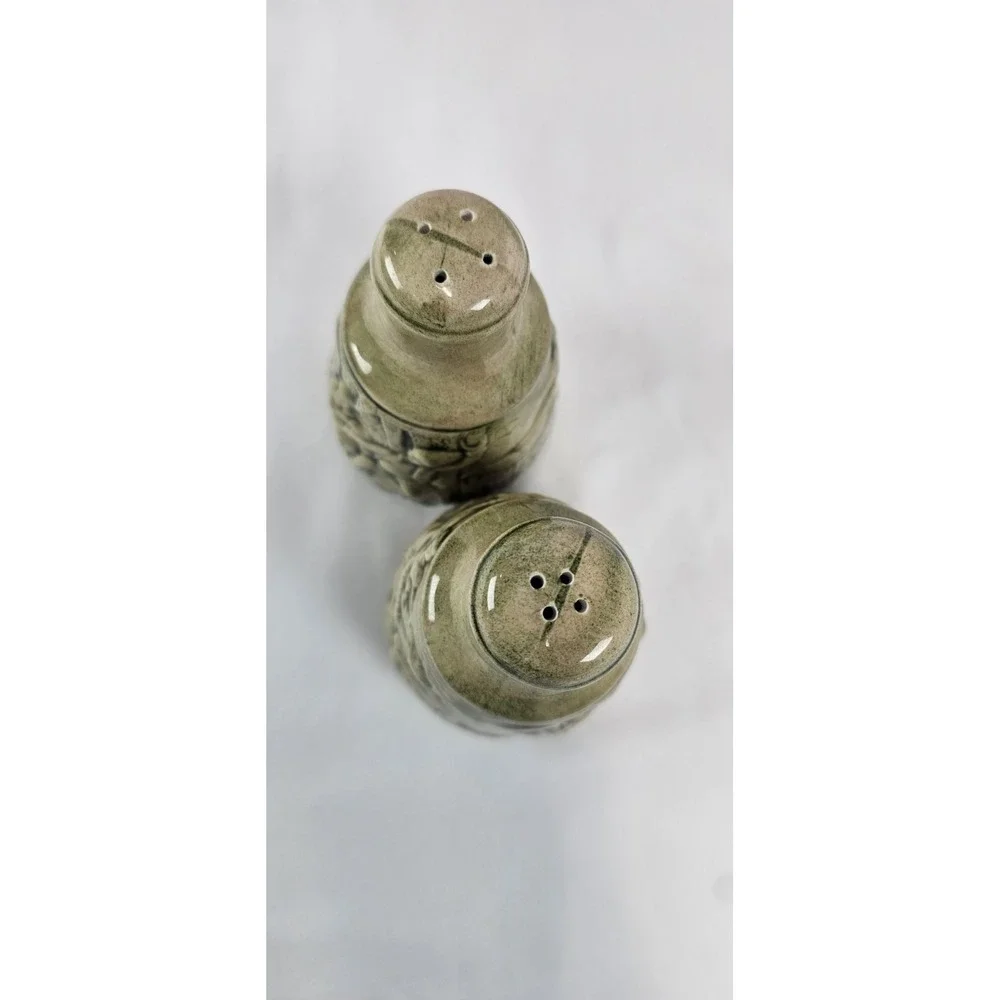 Vintage Majolica Pottery‎ Style Salt & Pepper Shakers Figural Relief Green